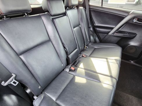 Used 2016 Toyota RAV4 SE image 19