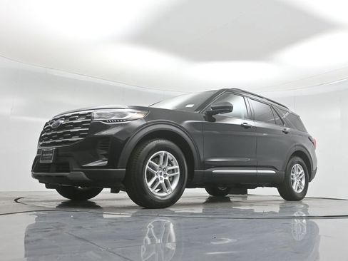 New 2025 Ford Explorer Active image 46