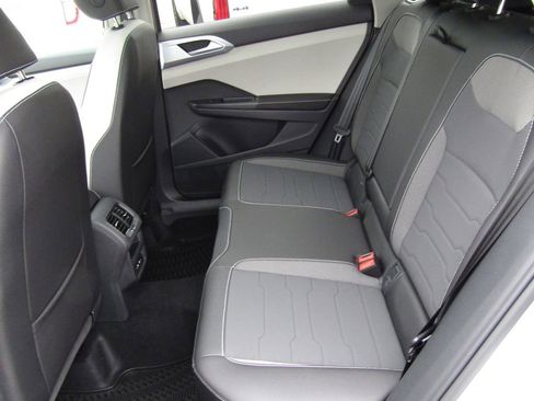 New 2026 Volkswagen Taos SE AWD/4WD image 16