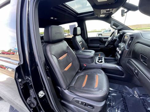 Certified 2020 GMC Sierra 1500 AT4 w/ AT4 Premium Package AWD/4WD image 14