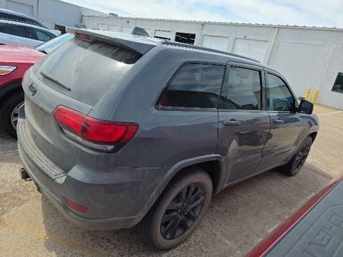 Used 2021 Jeep Grand Cherokee Laredo X AWD/4WD image 6