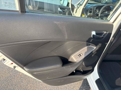 Used 2016 Kia Forte LX FWD image 12