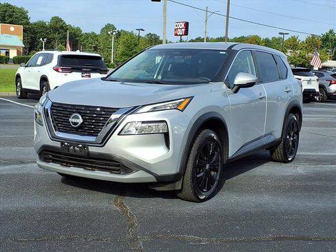 Used 2022 Nissan Rogue SV AWD/4WD image 1