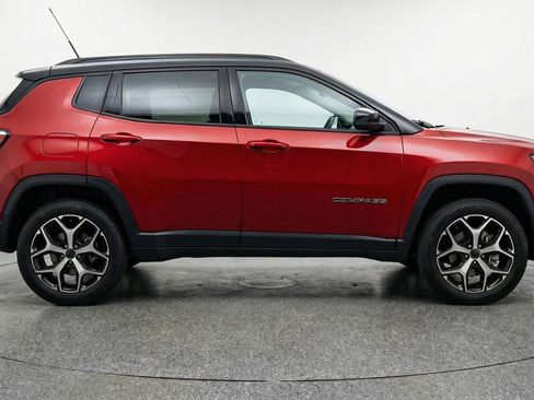 Used 2025 Jeep Compass Limited AWD/4WD image 11