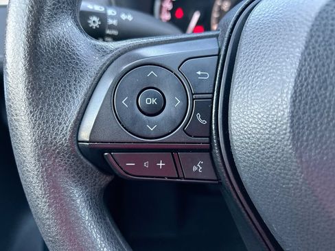 Used 2025 Toyota RAV4 XLE FWD image 16
