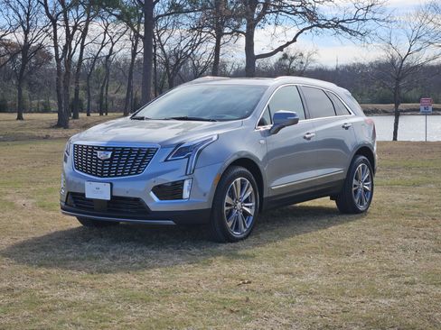 New 2026 Cadillac XT5 Premium Luxury w/ Driver Assist Package image 2