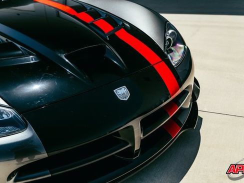 Used 2010 Dodge Viper ACR RWD image 25