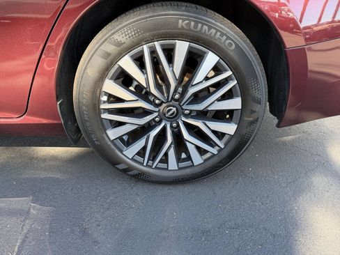 Used 2025 Nissan Altima 2.5 SV FWD image 30