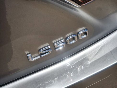 Used 2022 Lexus LS 500 w/ Accessory Package (Z2) RWD image 12