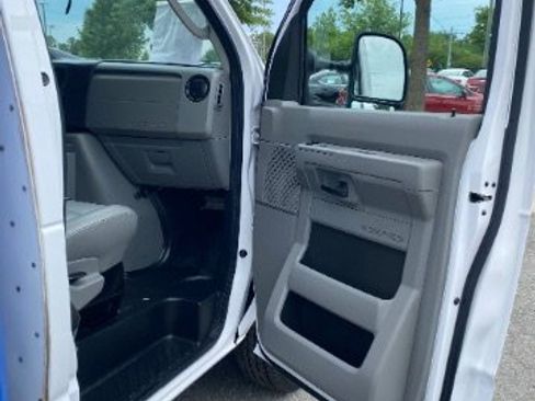 Used 2023 Ford E-350 and Econoline 350 Super Duty w/ Power Windows & Locks Group RWD image 13