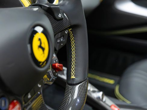 Used 2020 Ferrari 812 Superfast RWD image 28
