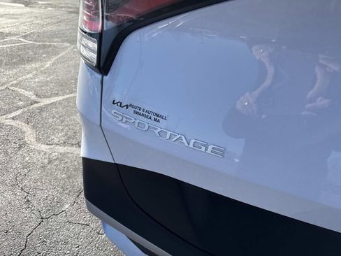 Used 2023 Kia Sportage EX image 5