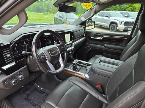 Used 2022 GMC Sierra 1500 Elevation w/ Elevation Premium Package AWD/4WD image 13