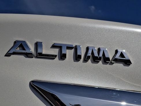 Used 2015 Nissan Altima 2.5 S FWD image 28
