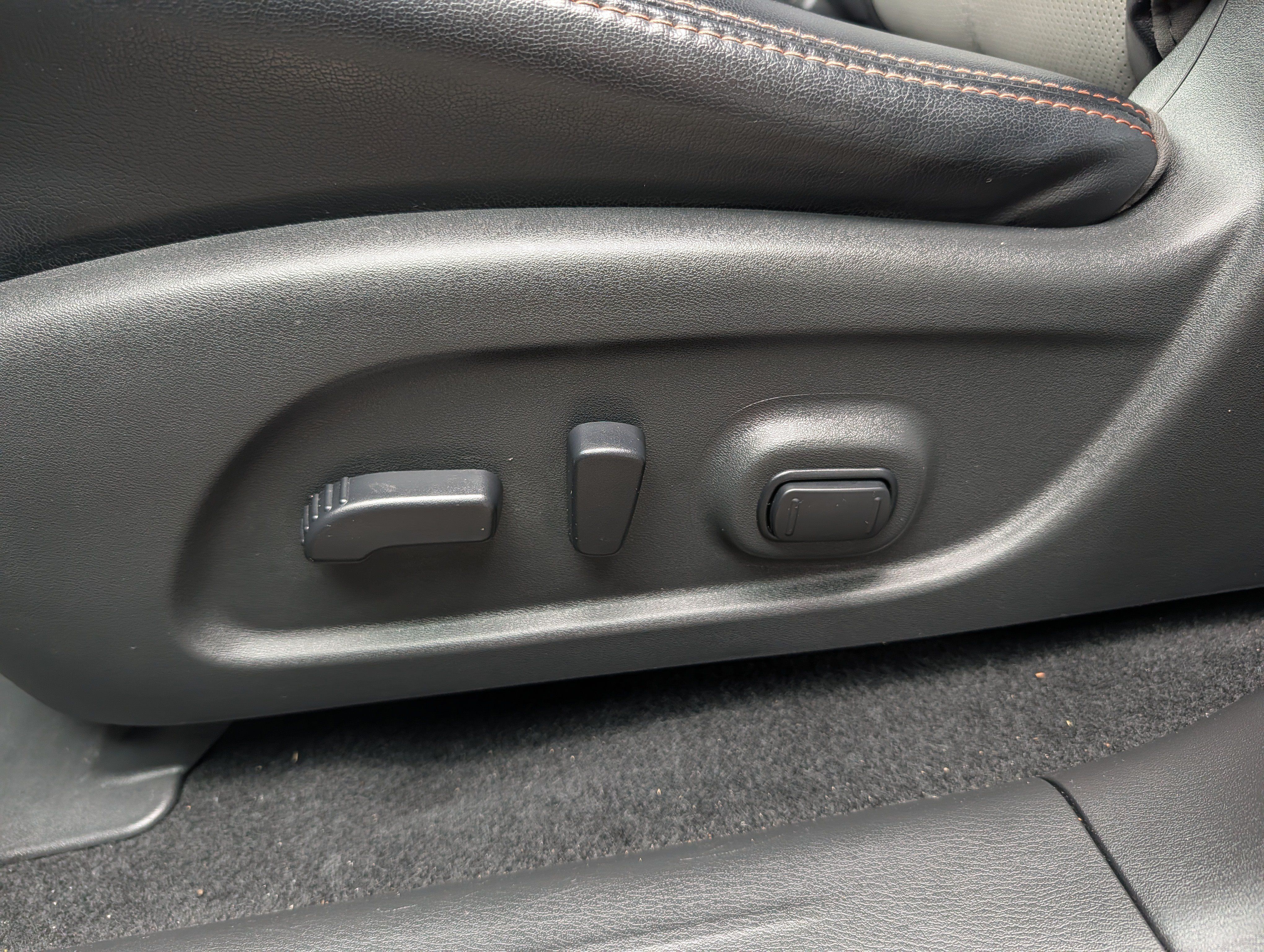 Used 2019 Nissan Pathfinder SL AWD/4WD image 20
