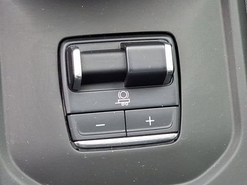 Used 2023 GMC Sierra 1500 AT4 w/ Technology Package image 28