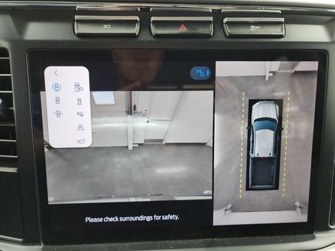 Used 2024 Ford F250 Lariat w/ Chrome Package image 55