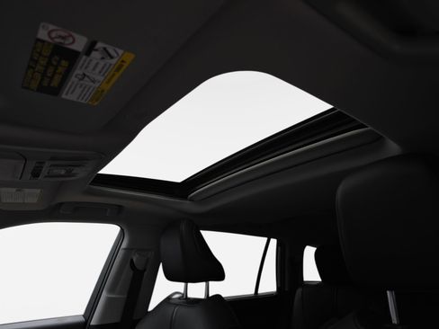 Used 2020 Toyota Highlander XLE FWD image 26