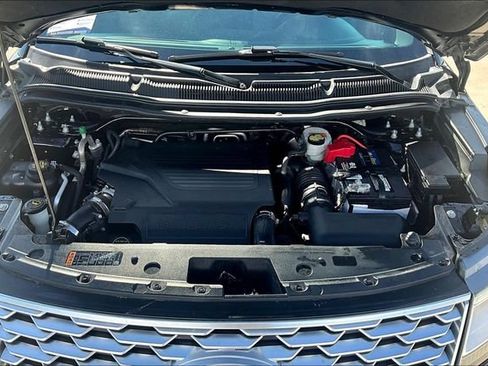 Used 2019 Ford Explorer Platinum AWD/4WD image 31