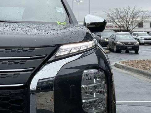 Used 2025 Mitsubishi Outlander SEL image 32