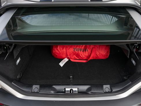 Certified 2019 Ferrari Portofino RWD image 24