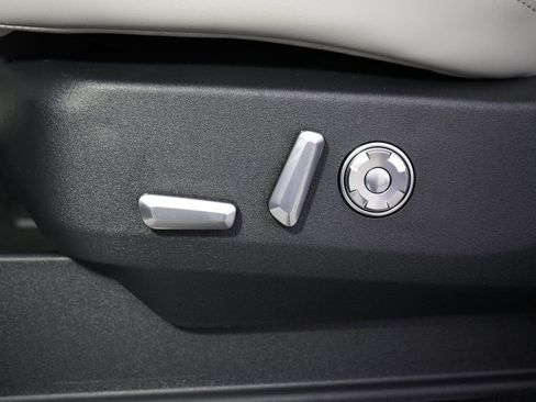 New 2026 Lincoln Navigator L Reserve AWD/4WD image 14