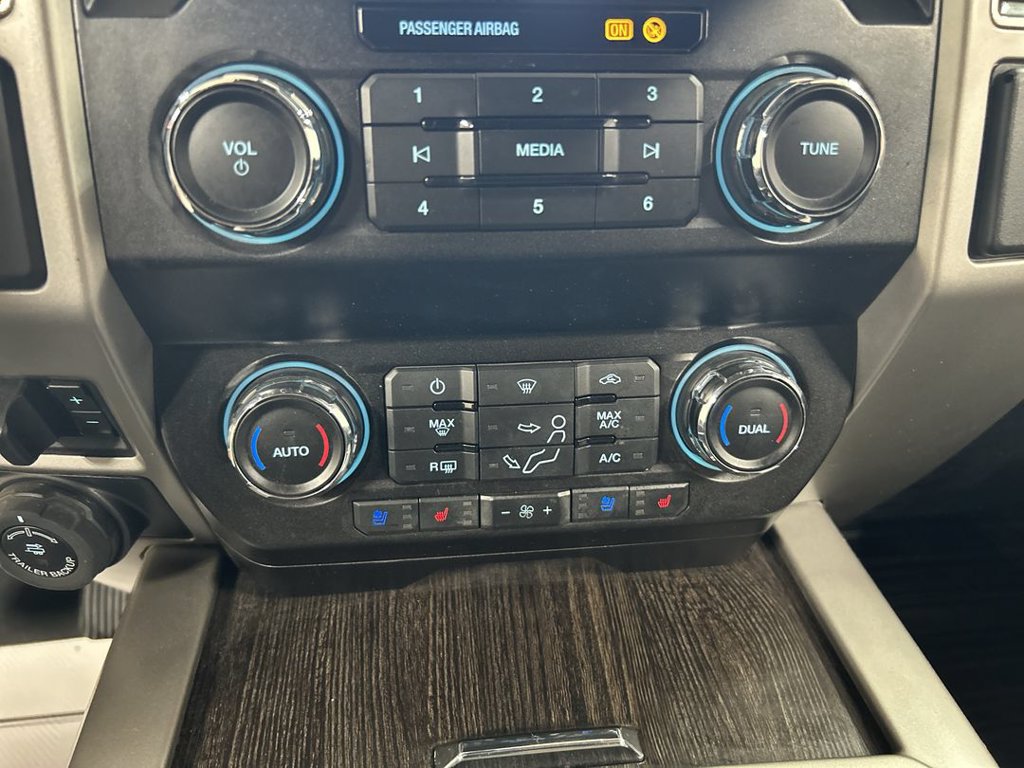 Used 2021 Ford F350 Lariat w/ Lariat Ultimate Package AWD/4WD image 17