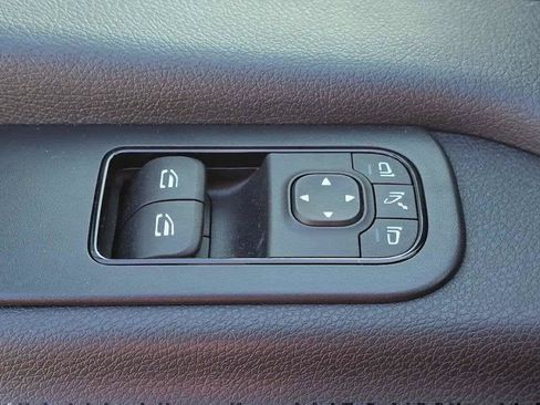 Used 2025 Mercedes-Benz Sprinter 2500 image 23