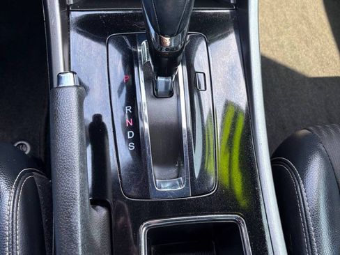 Used 2017 Honda Accord Sport image 14