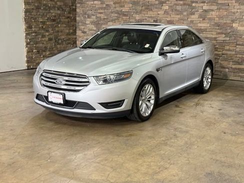 Used 2017 Ford Taurus Limited FWD image 3