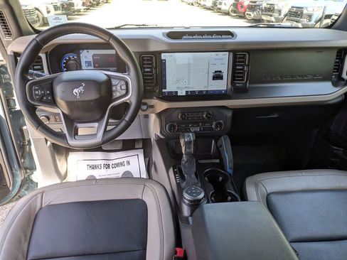 Used 2022 Ford Bronco Wildtrak image 25