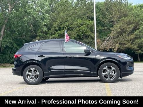 Used 2023 Ford Escape ST-Line w/ Tech Pack #1 AWD/4WD image 5