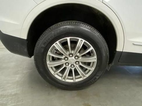 Used 2018 Cadillac XT5 Luxury w/ Driver Awareness Package AWD/4WD image 18