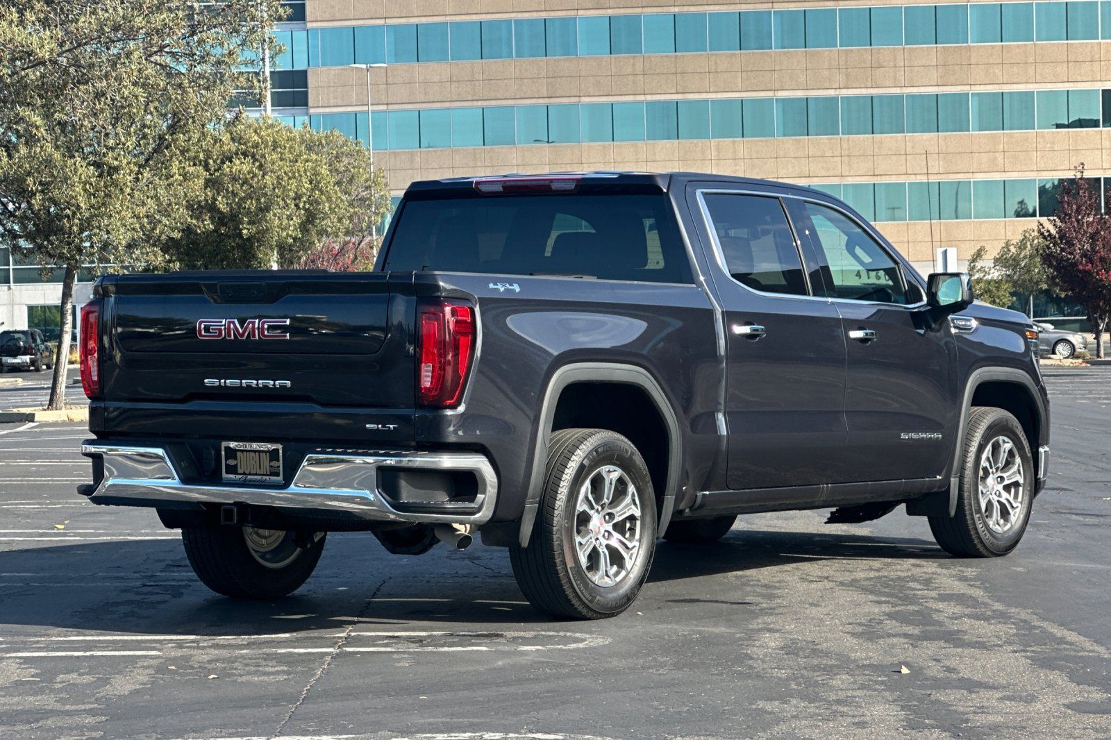 Used 2026 GMC Sierra 1500 SLT AWD/4WD image 4