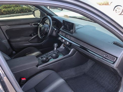 Used 2025 Honda Civic Sport image 18