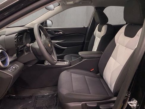 New 2026 Chevrolet Trax LS w/ LS Convenience Package FWD image 7