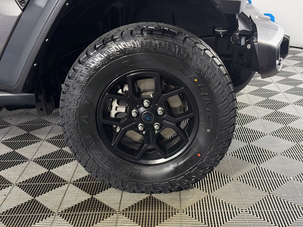 Used 2024 Jeep Wrangler Unlimited AWD/4WD image 12