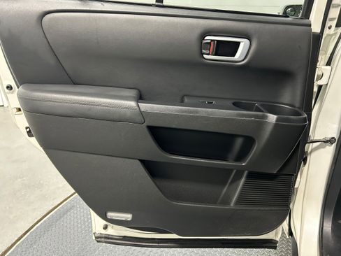 Used 2015 Honda Pilot Touring image 24