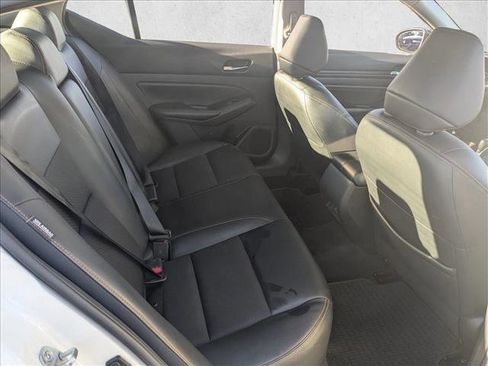 Used 2022 Nissan Altima 2.5 SR image 19