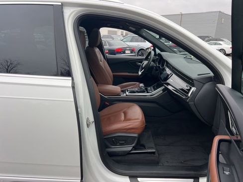 Used 2023 Audi Q7 2.0T Premium w/ Convenience Package image 38