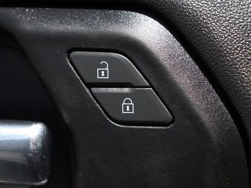 Used 2022 Chevrolet Silverado 1500 LT image 15