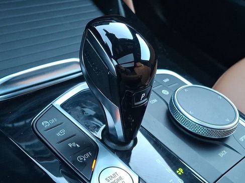 Used 2025 BMW X4 xDrive30i image 12