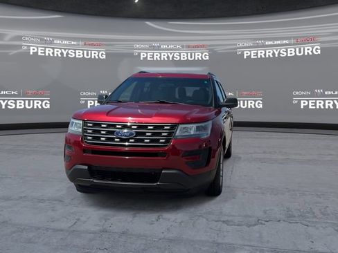 Used 2017 Ford Explorer FWD image 3