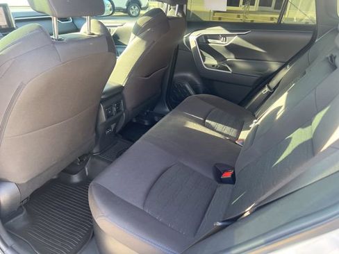 Used 2023 Toyota RAV4 SE image 15