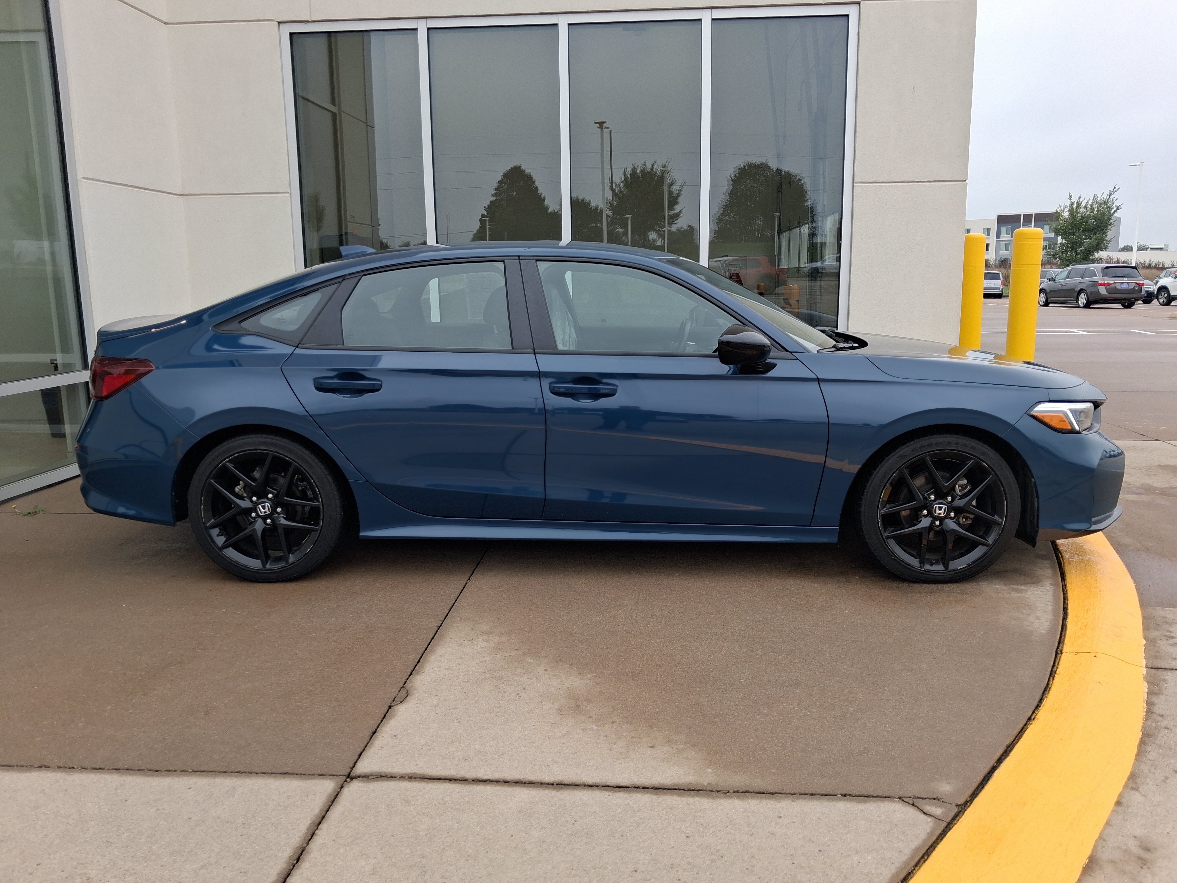 Used 2025 Honda Civic Sport image 6
