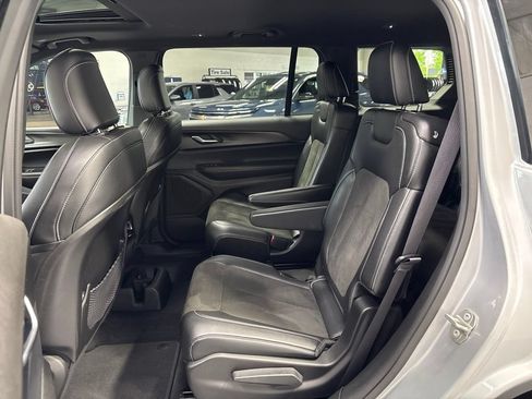 Used 2023 Jeep Grand Cherokee L Laredo AWD/4WD image 39