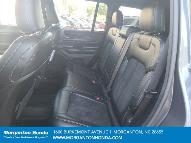 Used 2023 Jeep Grand Cherokee Altitude AWD/4WD image 28