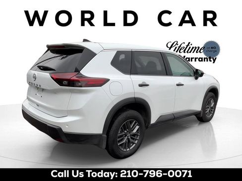 Certified 2025 Nissan Rogue S FWD image 3