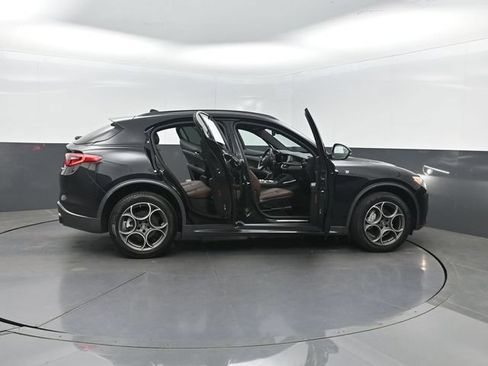 Used 2023 Alfa Romeo Stelvio Ti AWD/4WD image 38