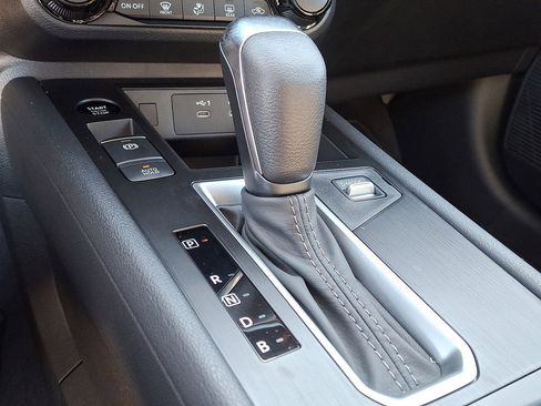 Used 2026 Nissan Kicks SV w/ Charging Package image 12